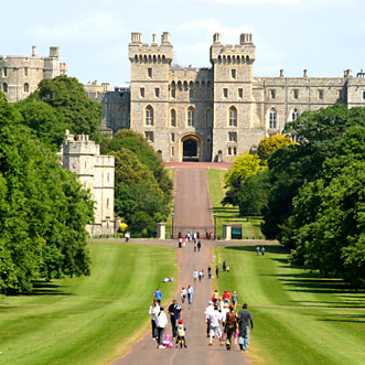 Tour Windsor Castle and afternoon tea for two with Gift Experience Day!